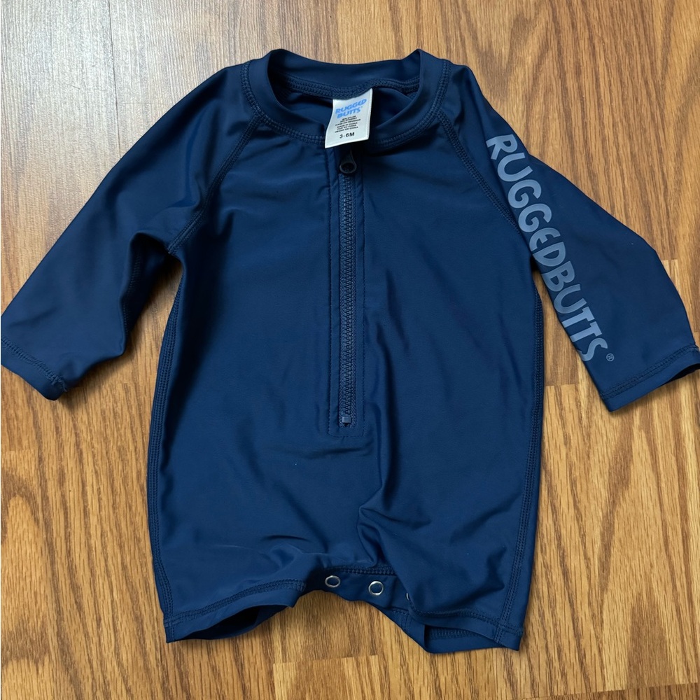 RuggedButts RaShGuArD  Swimsuit LIKE NEW